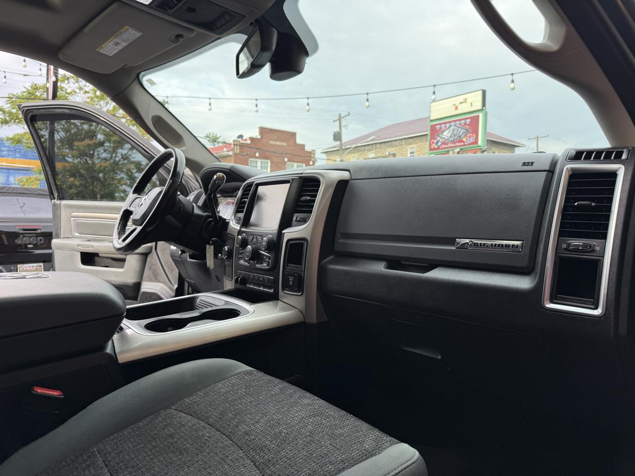 RAM 2500 4WD Mega Cab 160.5" Big Horn 2016