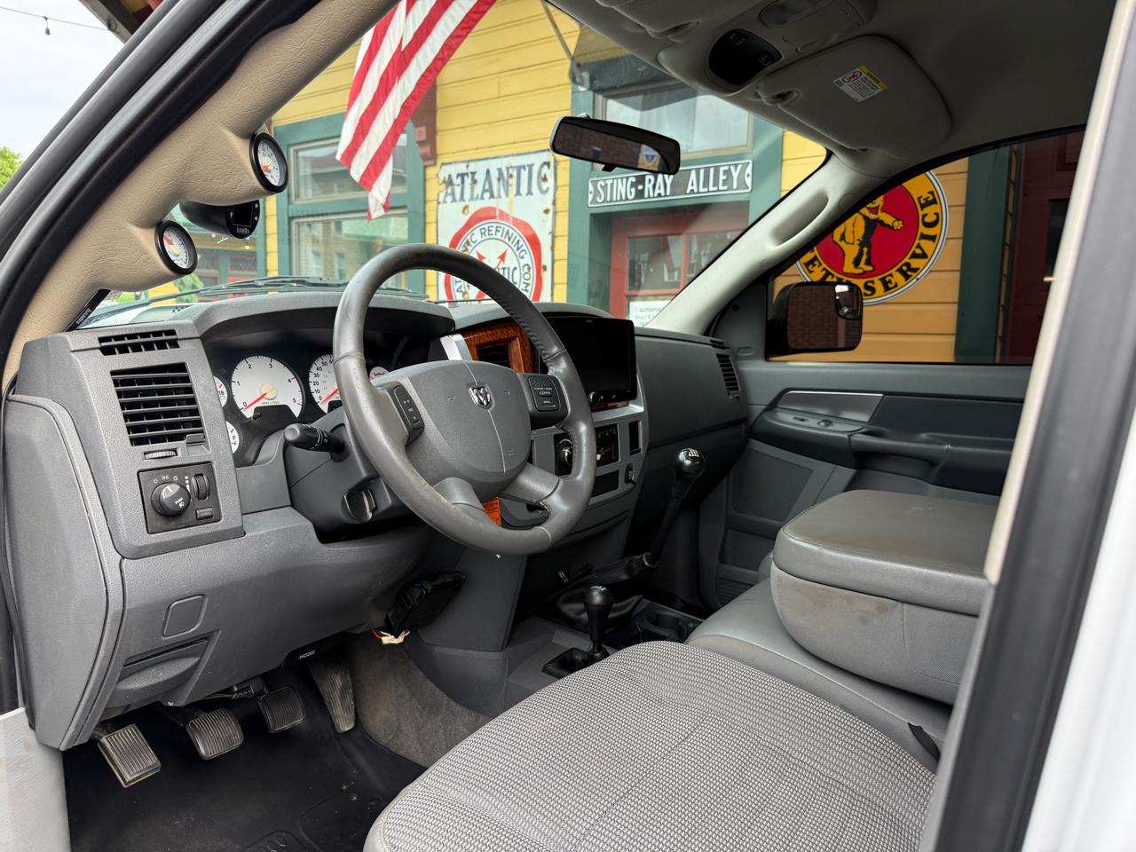 Dodge Ram 3500 4dr Quad Cab 160.5" WB DRW SLT 2009