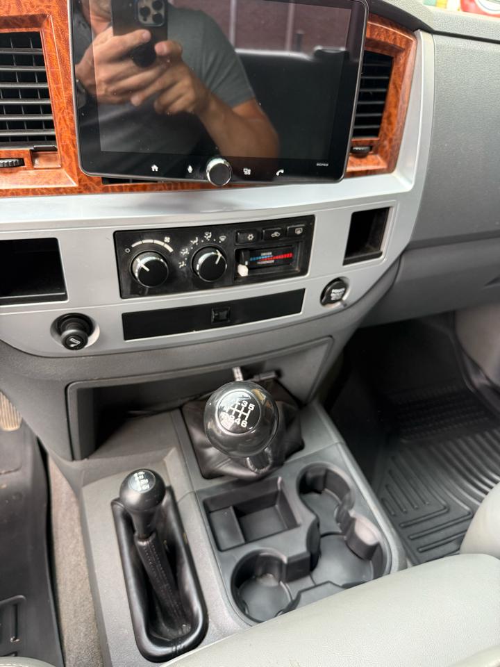 Dodge Ram 3500 4dr Quad Cab 160.5" WB DRW SLT 2009