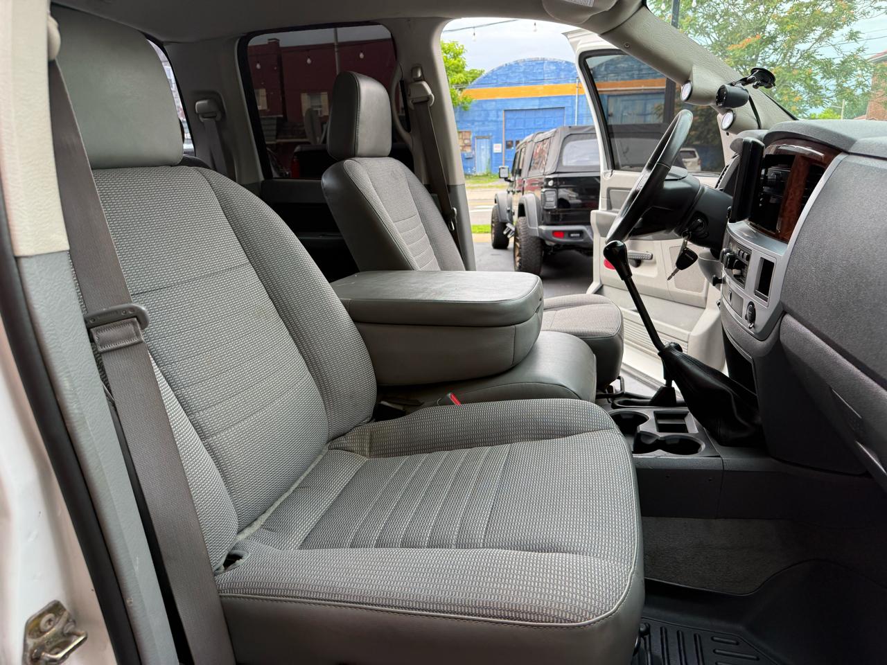 Dodge Ram 3500 4dr Quad Cab 160.5" WB DRW SLT 2009