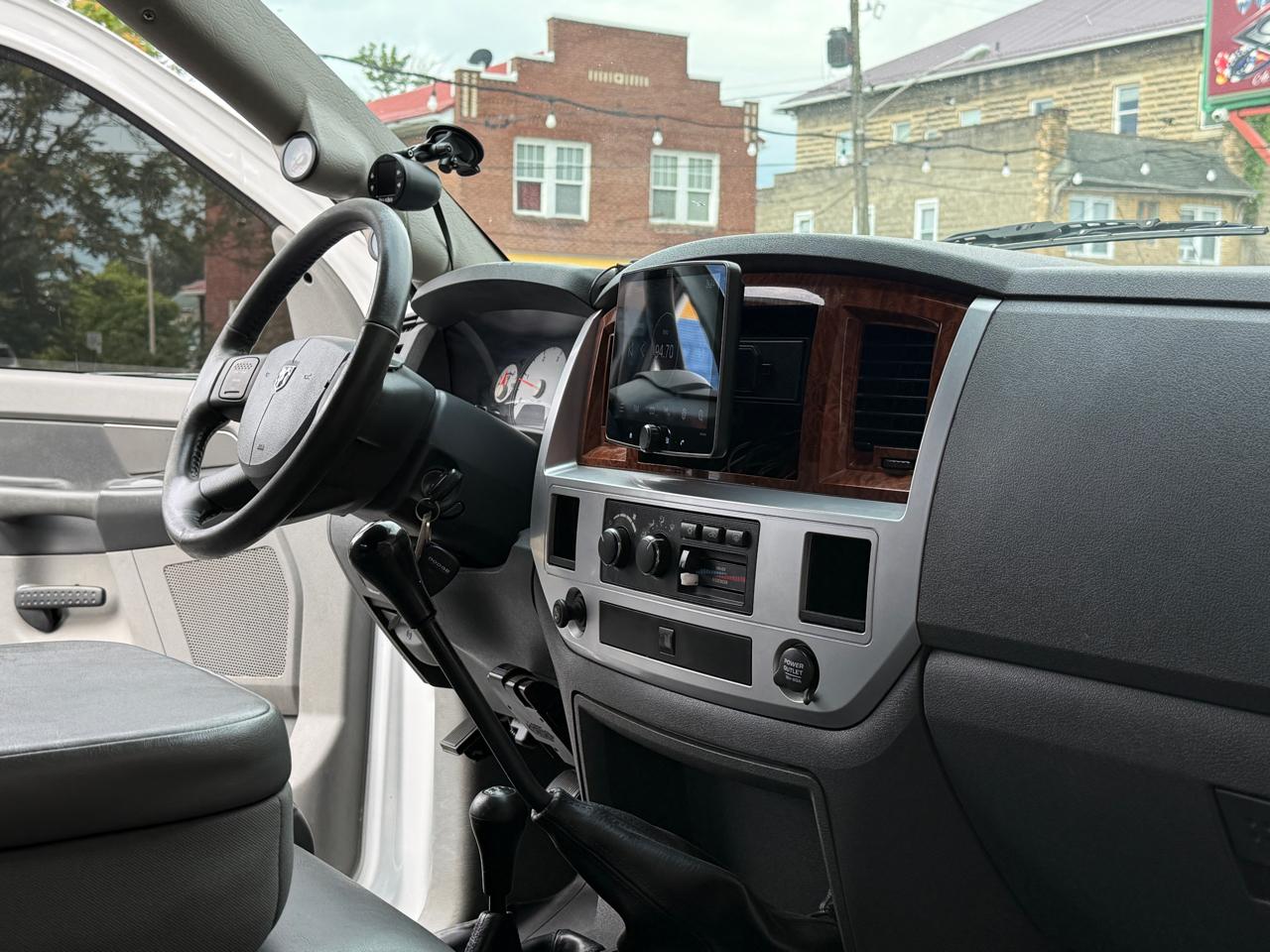 Dodge Ram 3500 4dr Quad Cab 160.5" WB DRW SLT 2009
