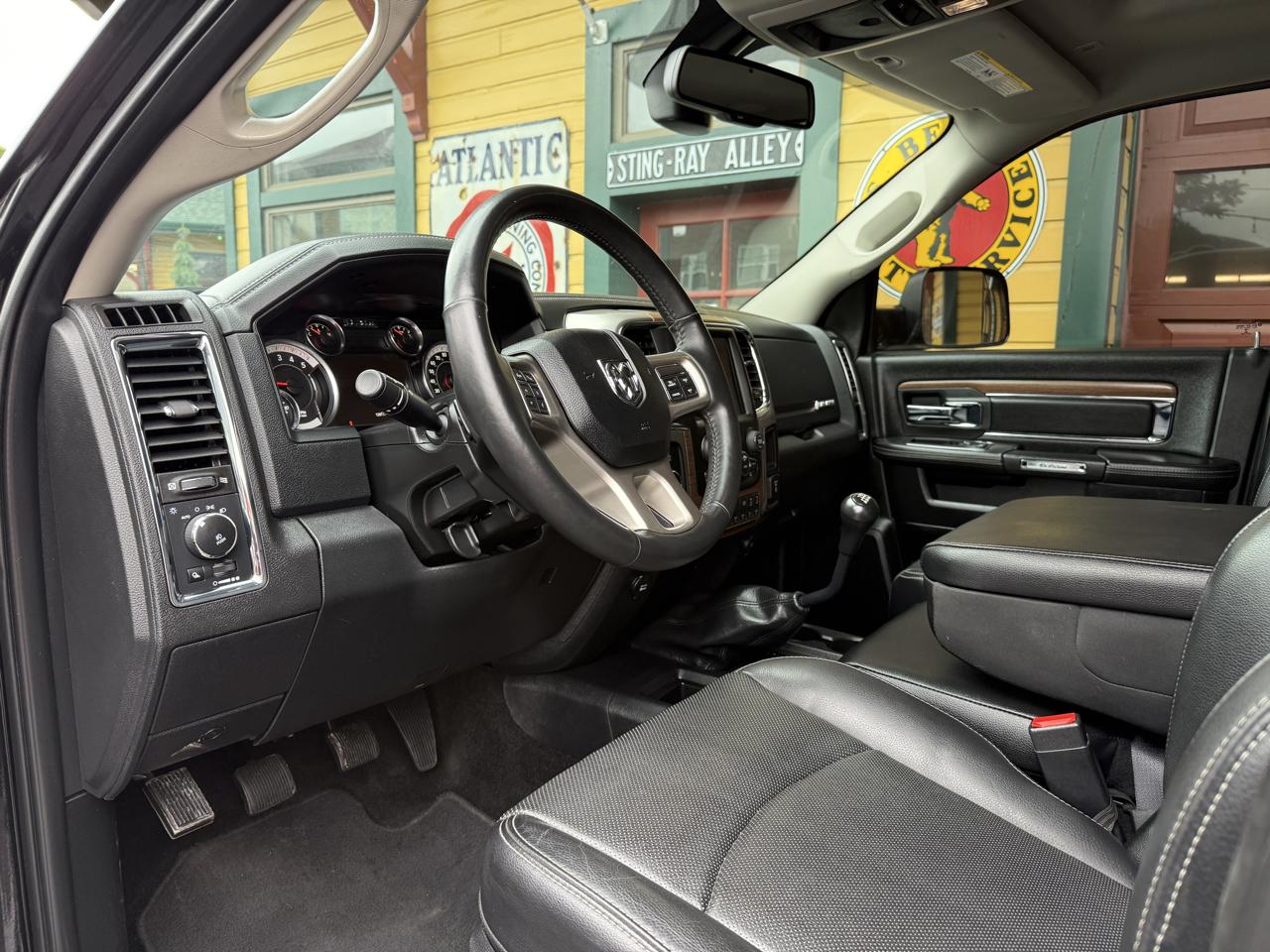 RAM 2500 Laramie Crew Cab SWB 4WD 2017