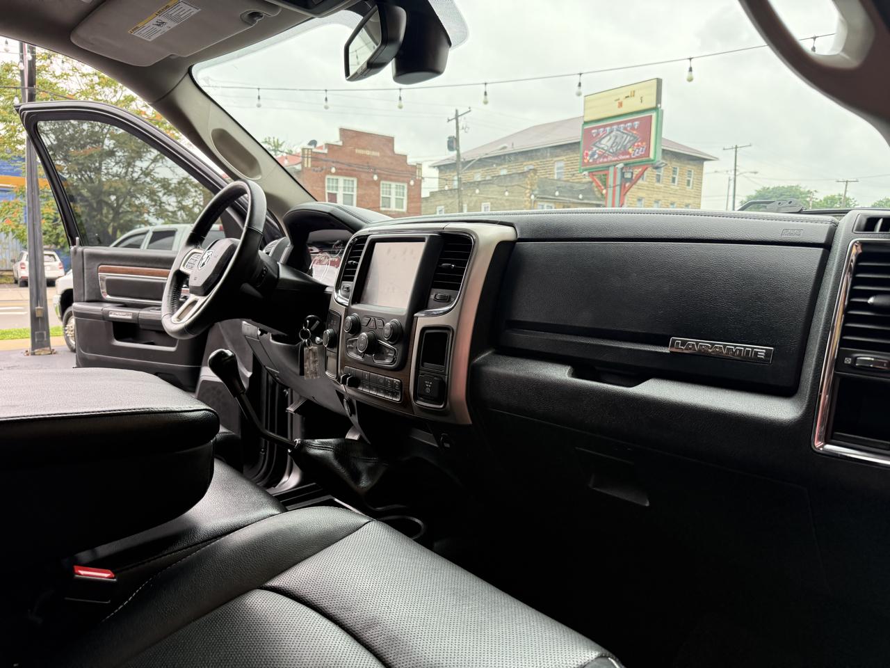 RAM 2500 Laramie Crew Cab SWB 4WD 2017