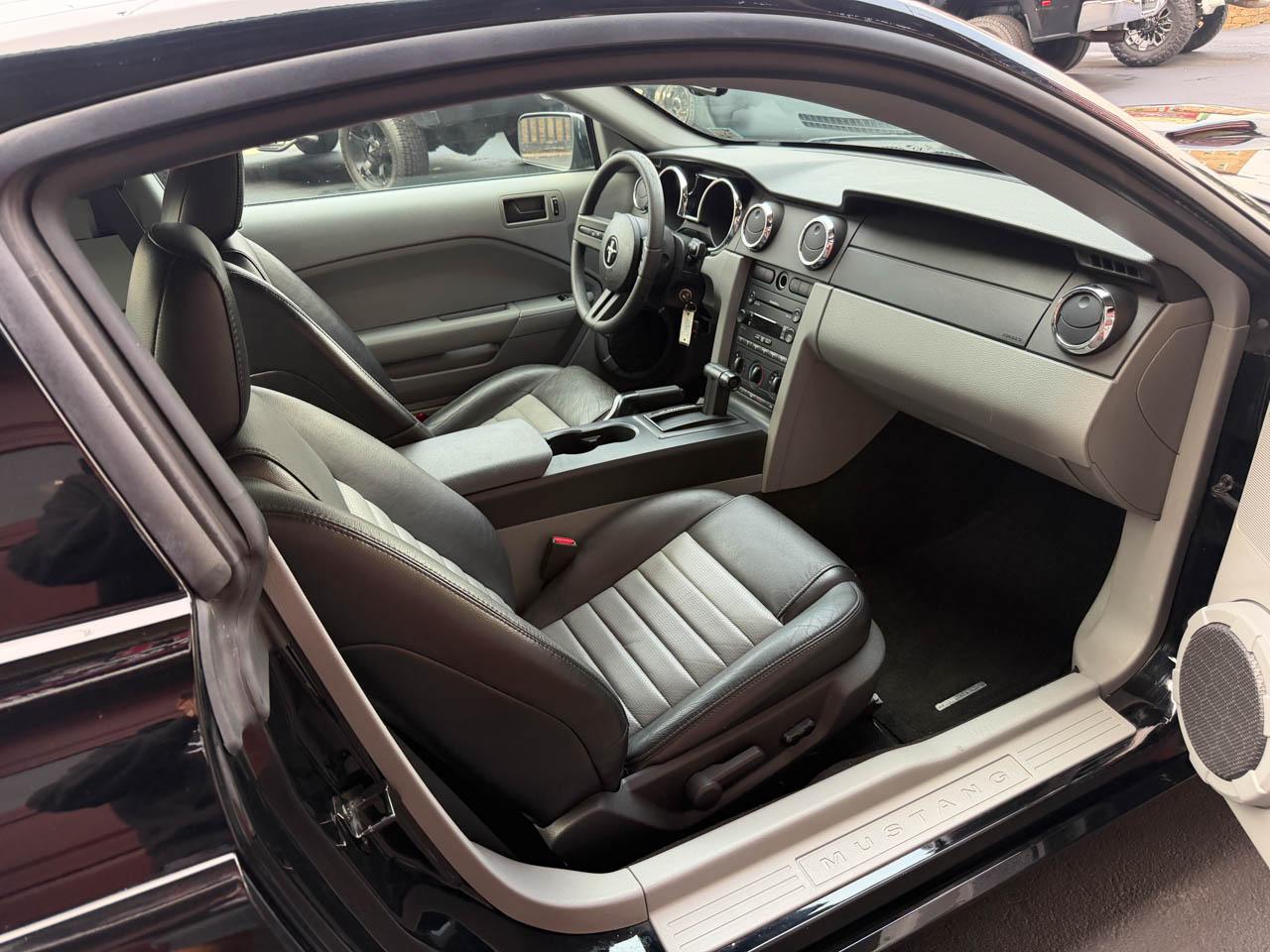 Ford Mustang  2007