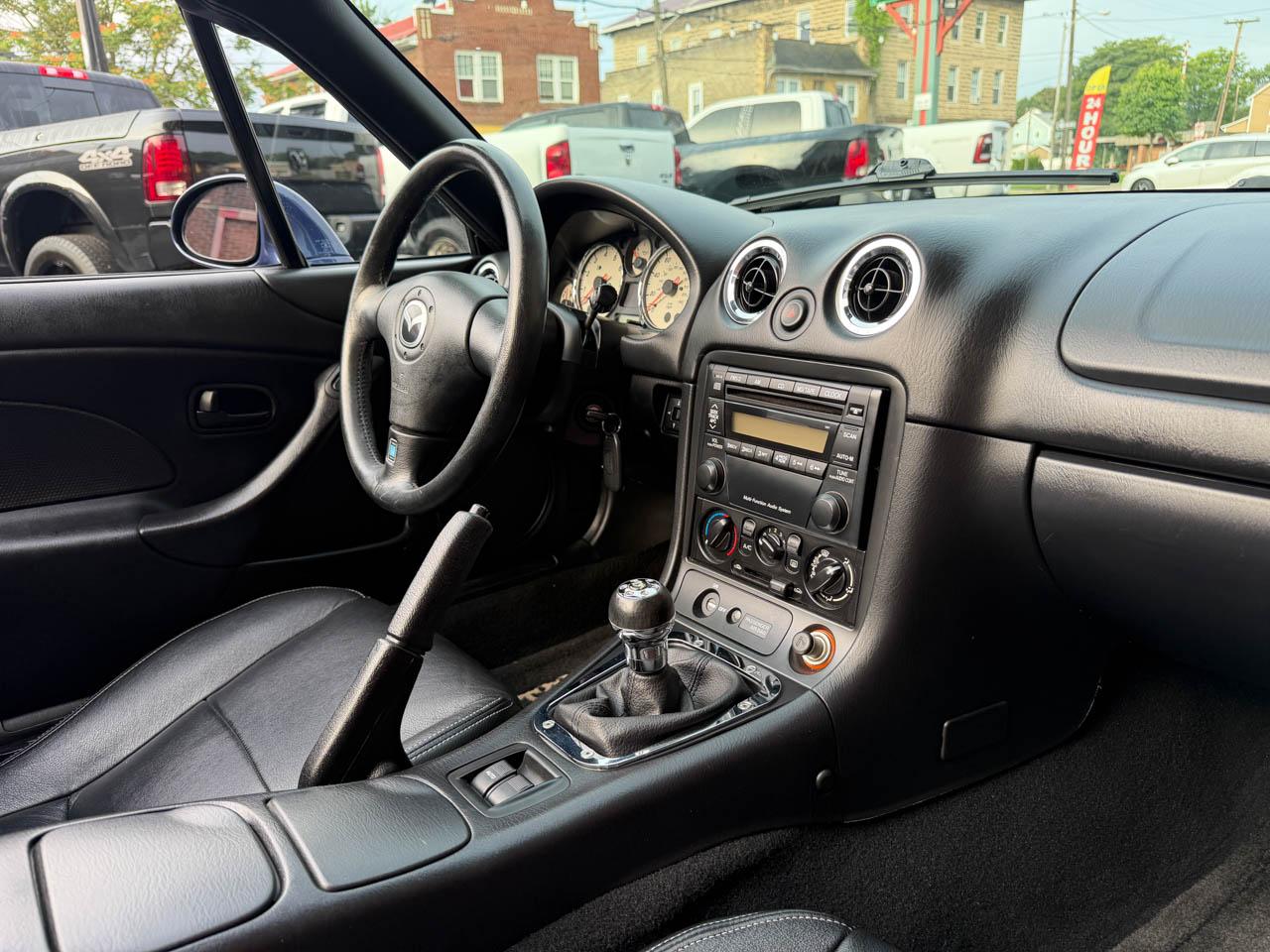 Mazda MX-5 Miata LS 2002