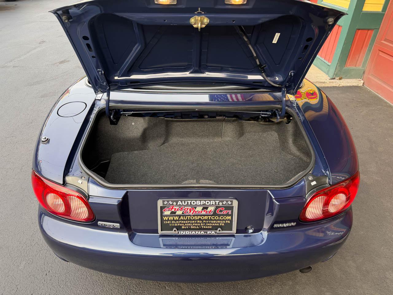 Mazda MX-5 Miata LS 2002
