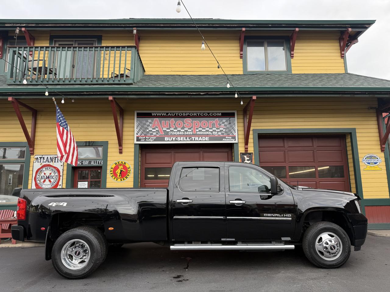GMC Sierra 3500HD Denali Crew Cab SRW 4WD 2012