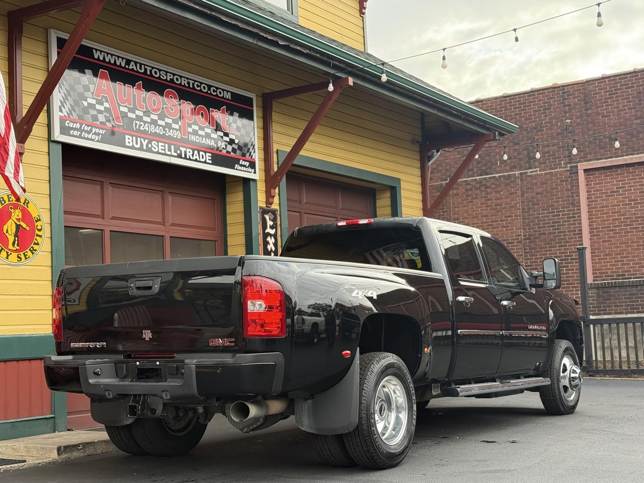 GMC Sierra 3500HD Denali Crew Cab SRW 4WD 2012
