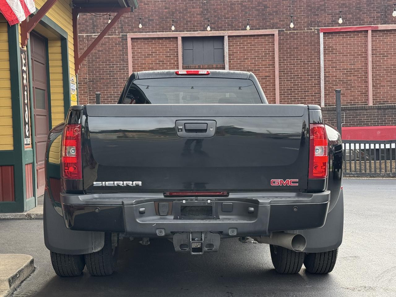 GMC Sierra 3500HD Denali Crew Cab SRW 4WD 2012
