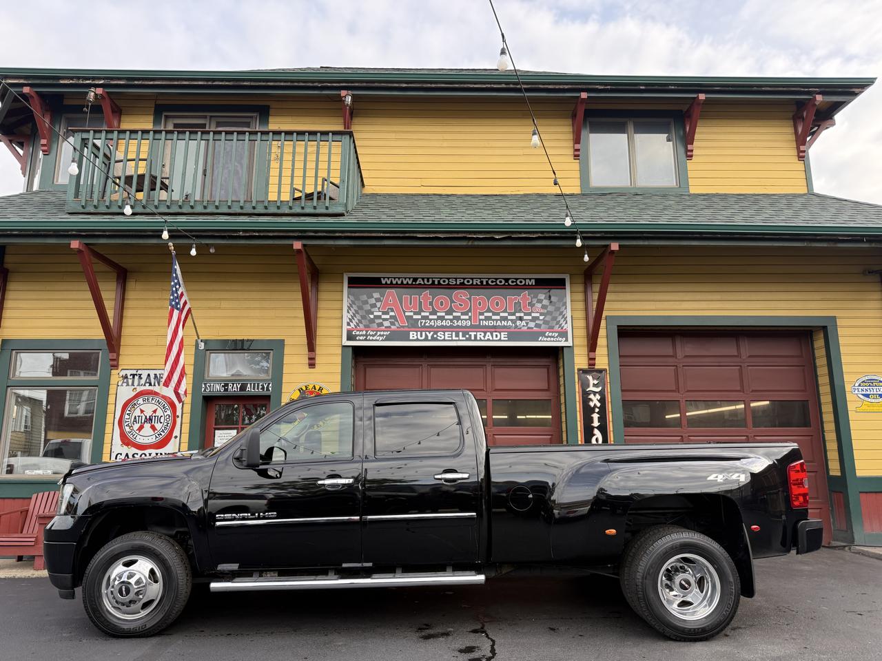 GMC Sierra 3500HD Denali Crew Cab SRW 4WD 2012