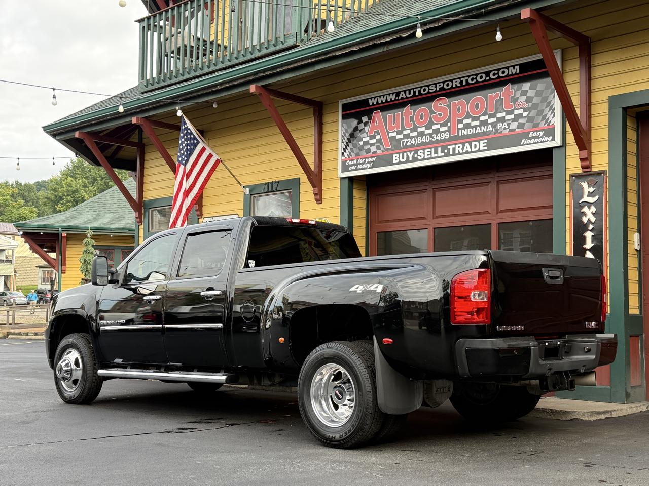 GMC Sierra 3500HD Denali Crew Cab SRW 4WD 2012