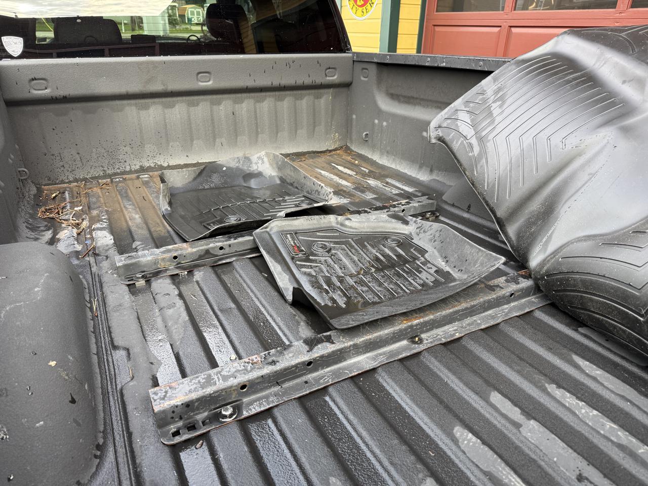 GMC Sierra 3500HD Denali Crew Cab SRW 4WD 2012