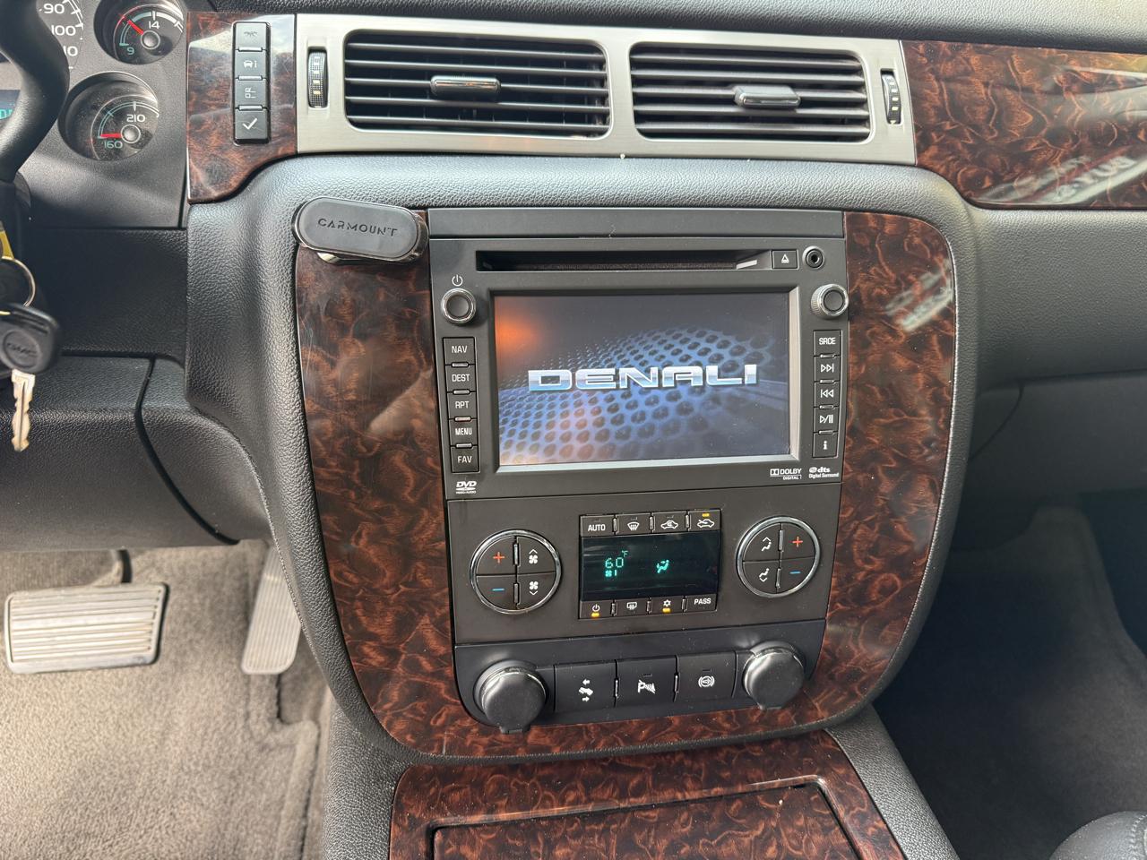 GMC Sierra 3500HD Denali Crew Cab SRW 4WD 2012