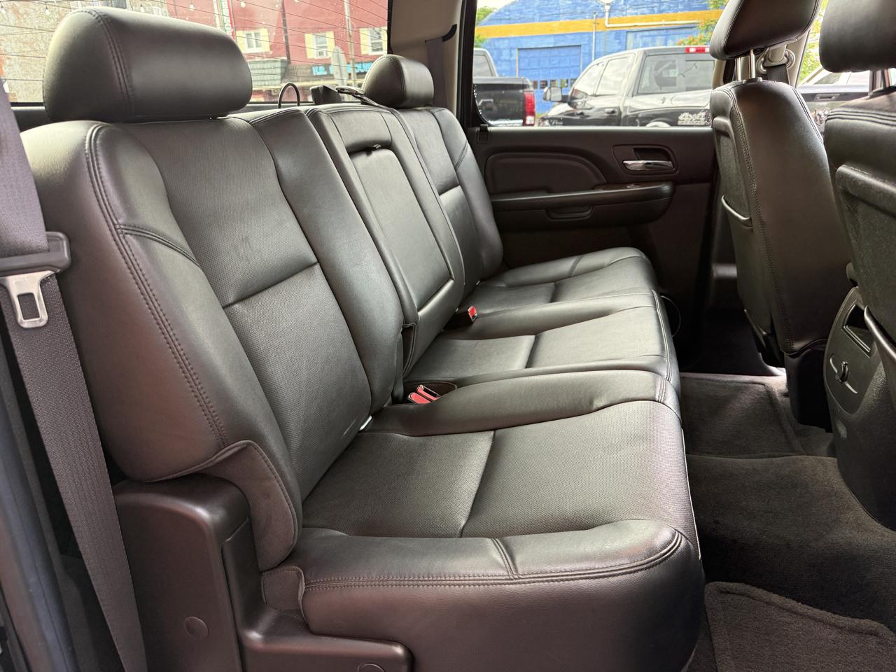 GMC Sierra 3500HD Denali Crew Cab SRW 4WD 2012