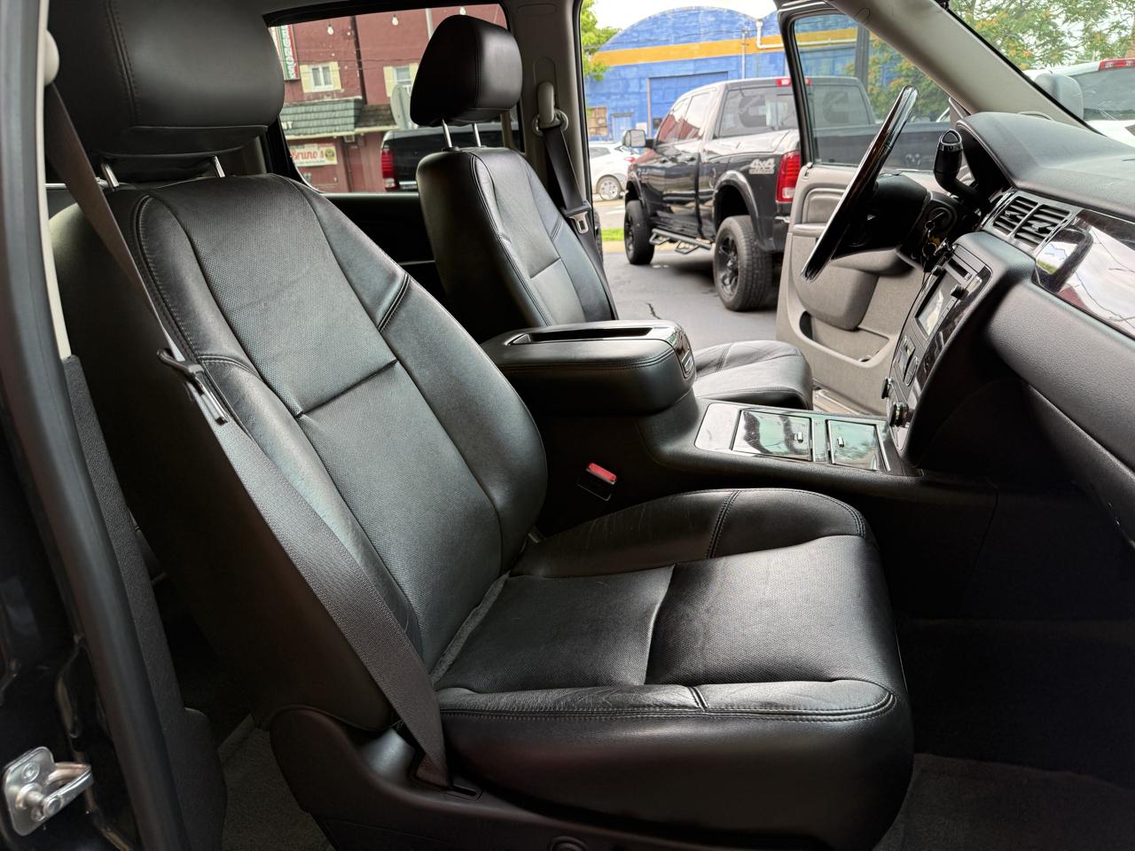 GMC Sierra 3500HD Denali Crew Cab SRW 4WD 2012