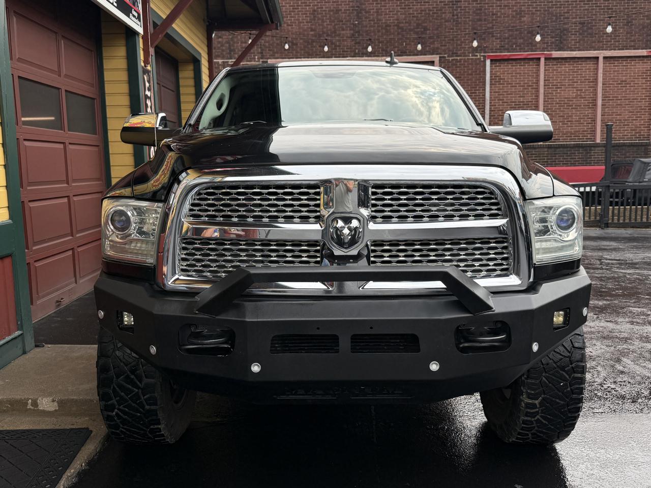 RAM 2500 Laramie Mega Cab 4WD 2016