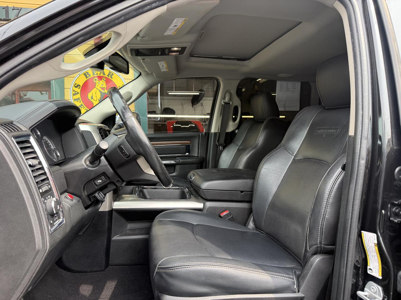 RAM 2500 Laramie Mega Cab 4WD 2016