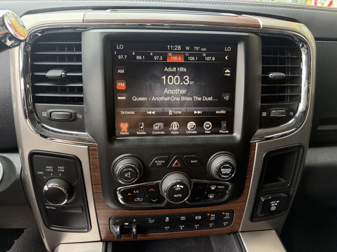 RAM 2500 Laramie Mega Cab 4WD 2016