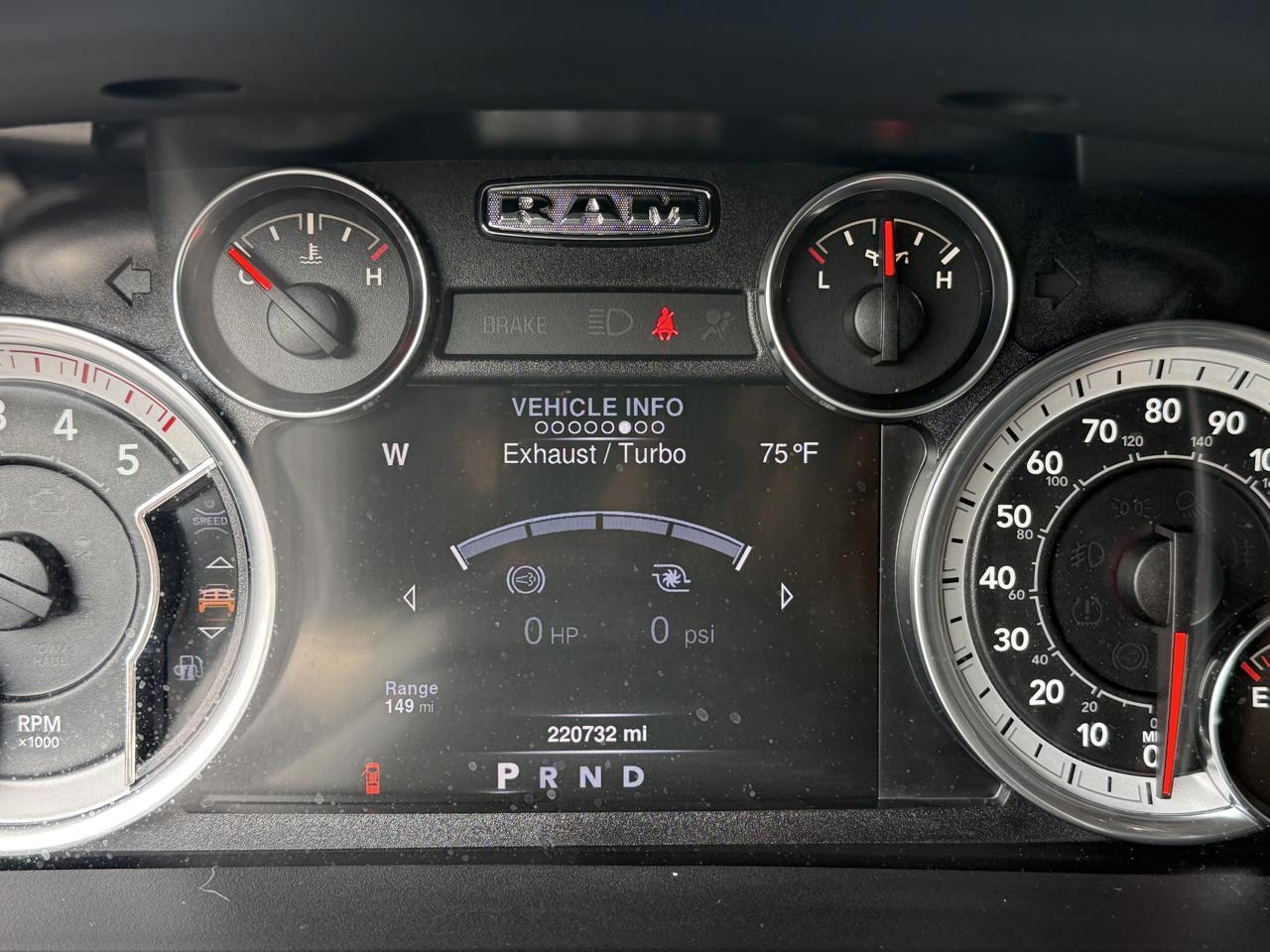 RAM 2500 Laramie Mega Cab 4WD 2016