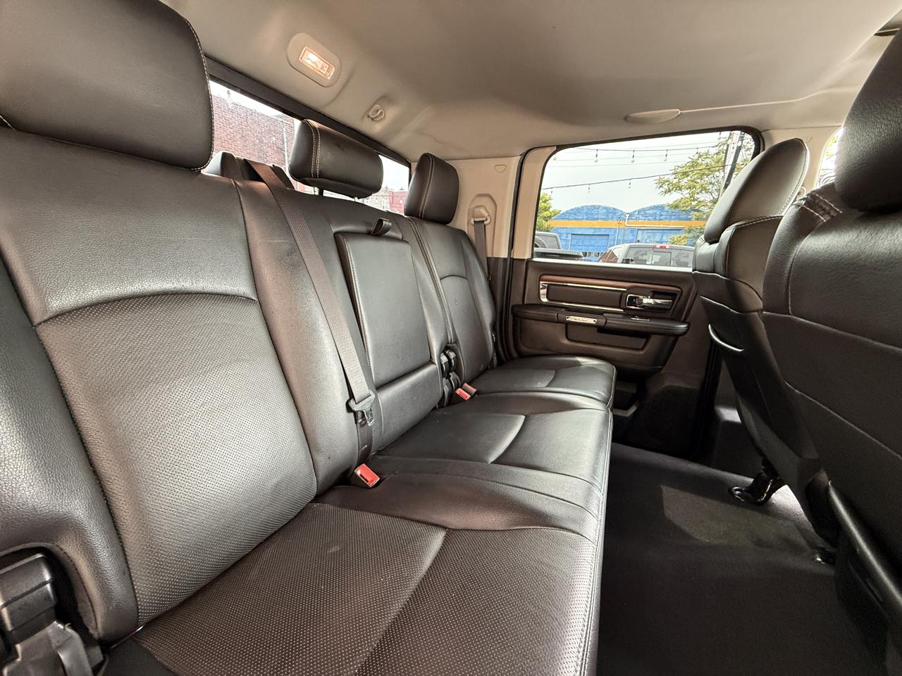 RAM 2500 Laramie Mega Cab 4WD 2016