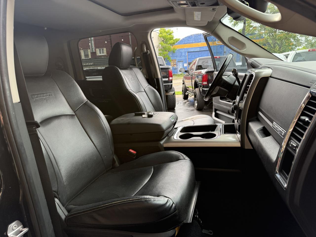 RAM 2500 Laramie Mega Cab 4WD 2016