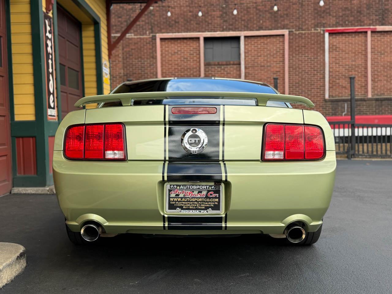 Ford Mustang GT Premium Coupe 2006