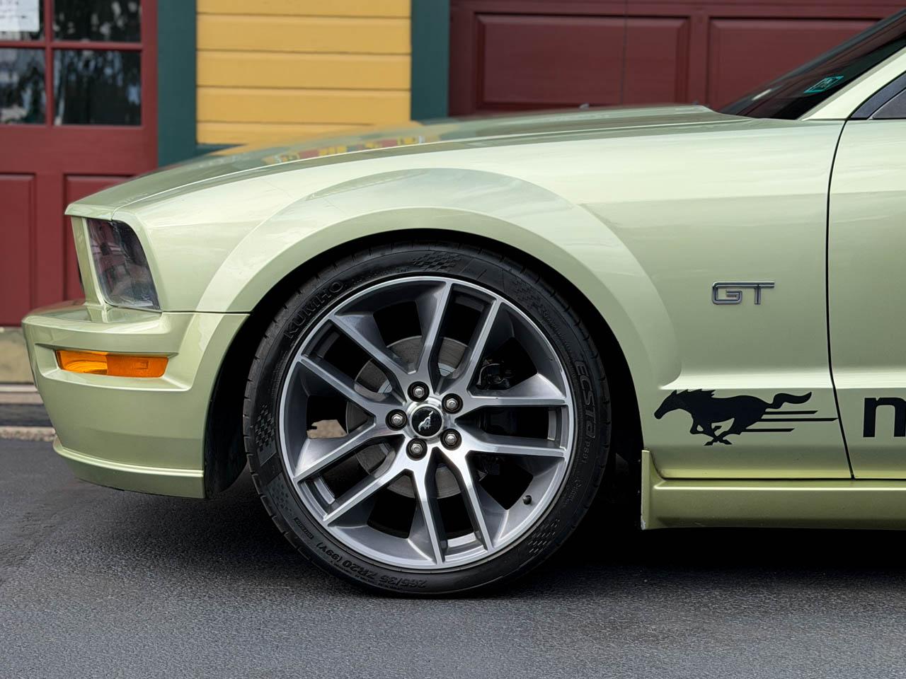 Ford Mustang GT Premium Coupe 2006