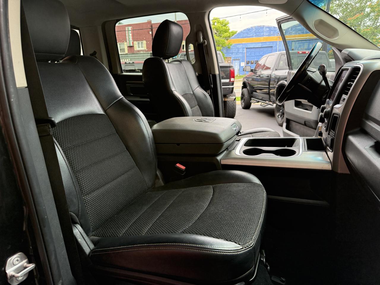 RAM 2500 Lone Star 4x4 Crew Cab 6'4" Box 2018