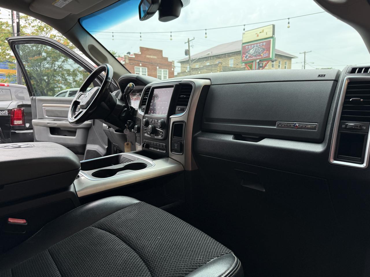 RAM 2500 Lone Star 4x4 Crew Cab 6'4" Box 2018