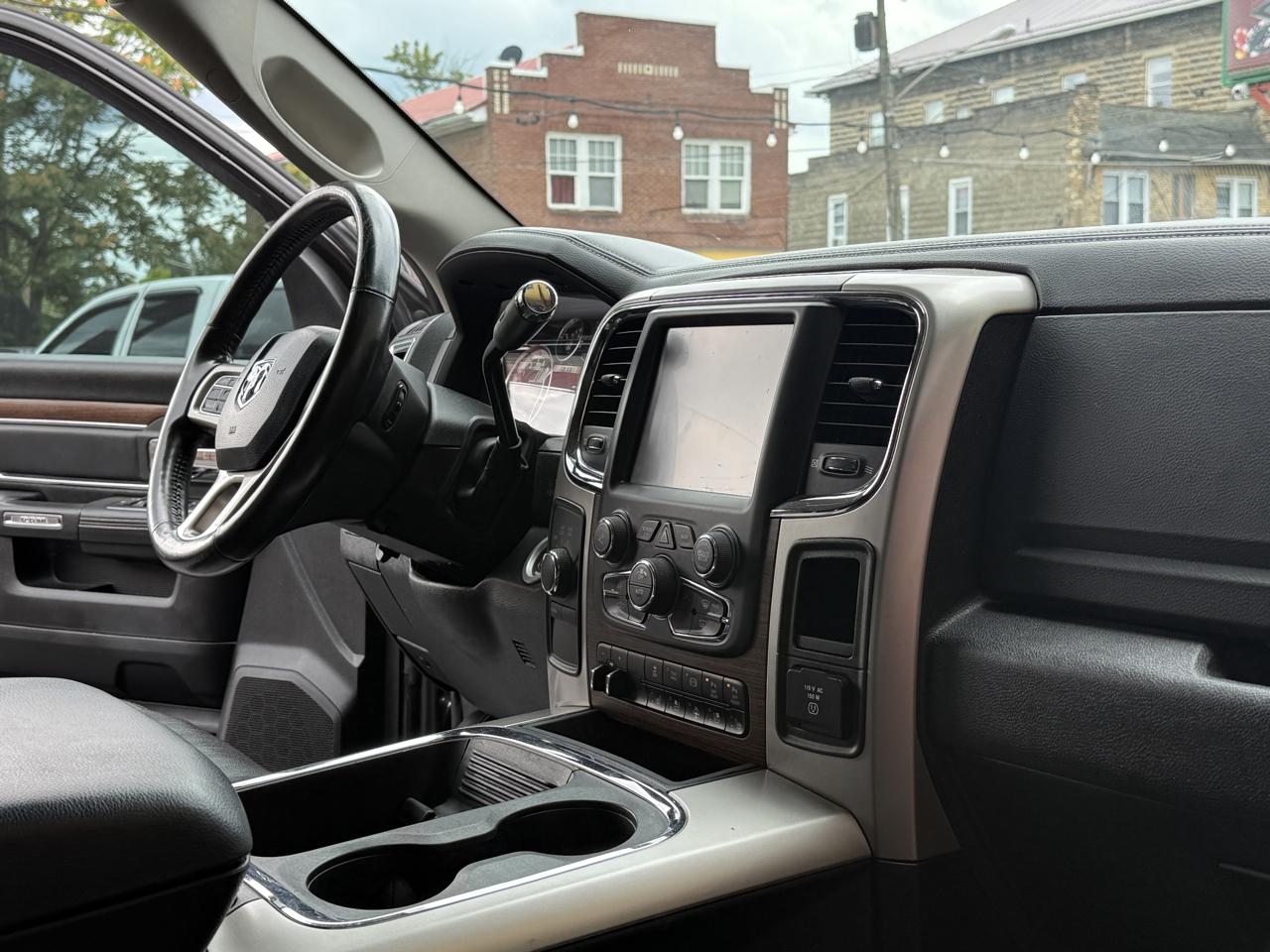 RAM 2500 Laramie Crew Cab LWB 4WD 2016