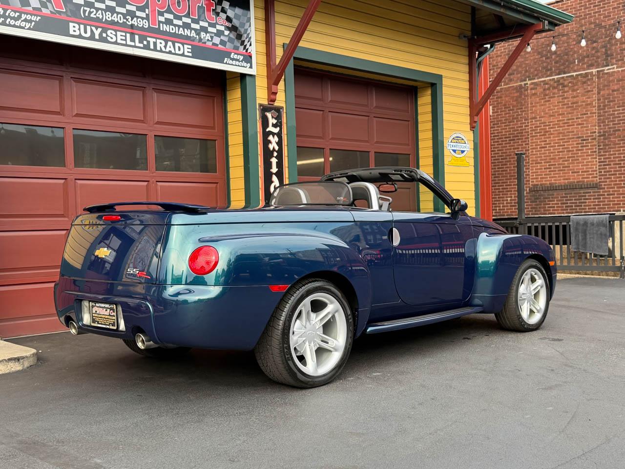 Chevrolet SSR Base 2005