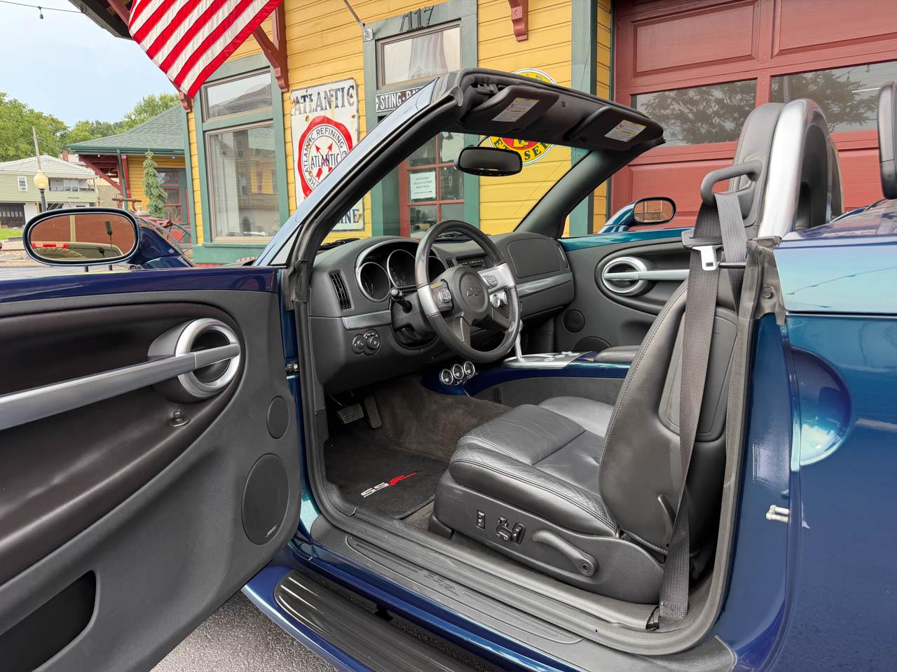 Chevrolet SSR Base 2005