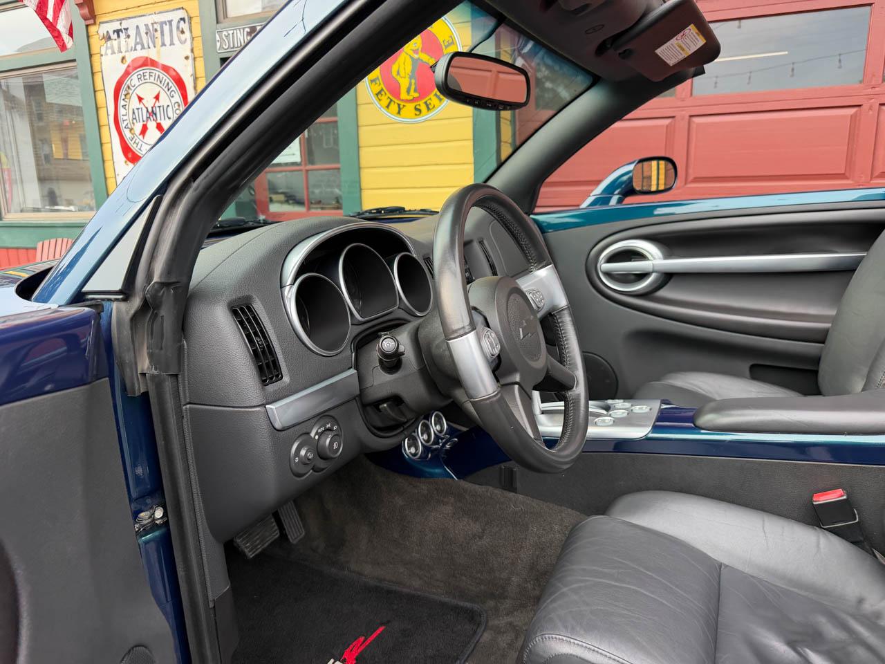 Chevrolet SSR Base 2005