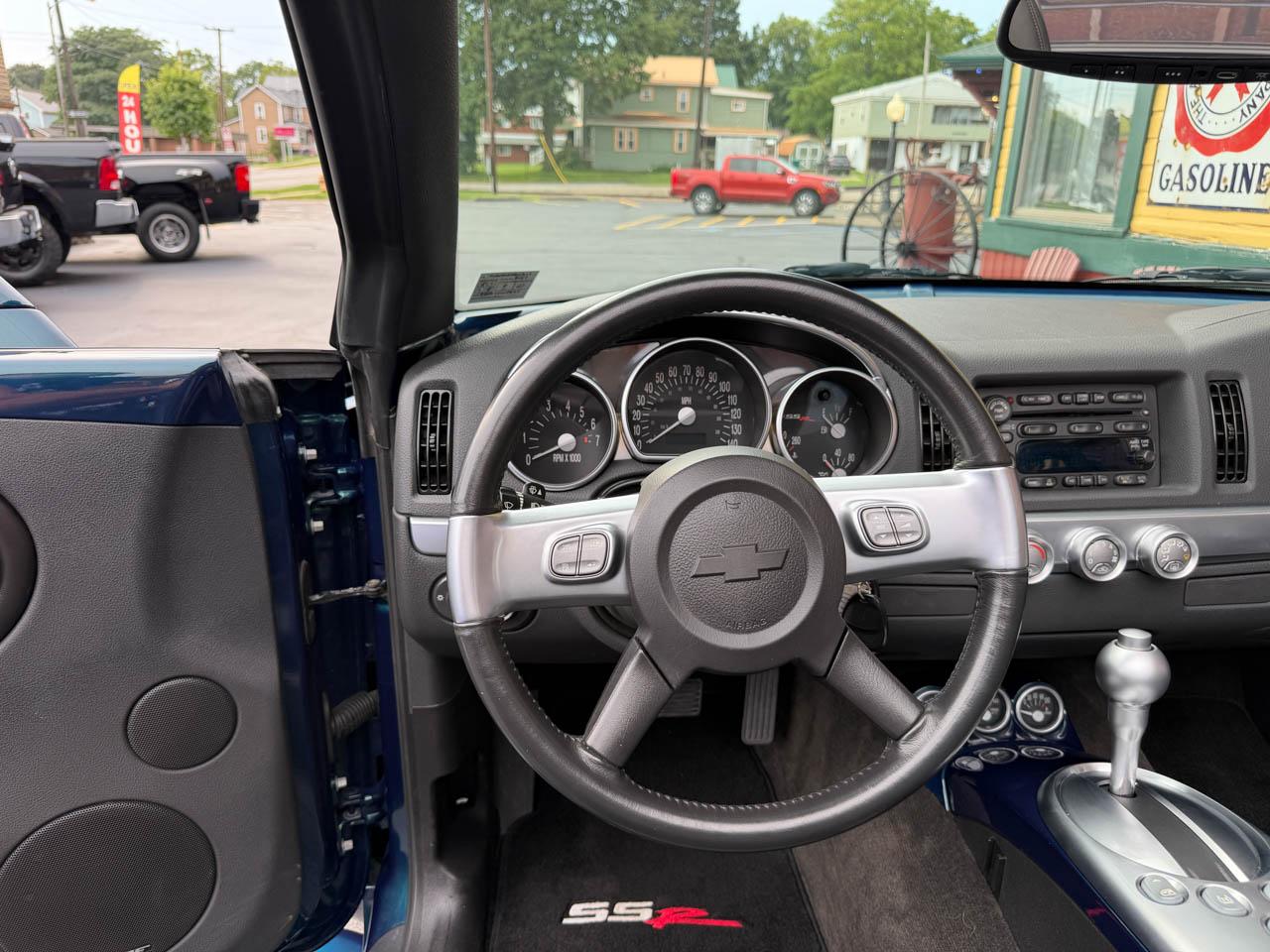 Chevrolet SSR Base 2005