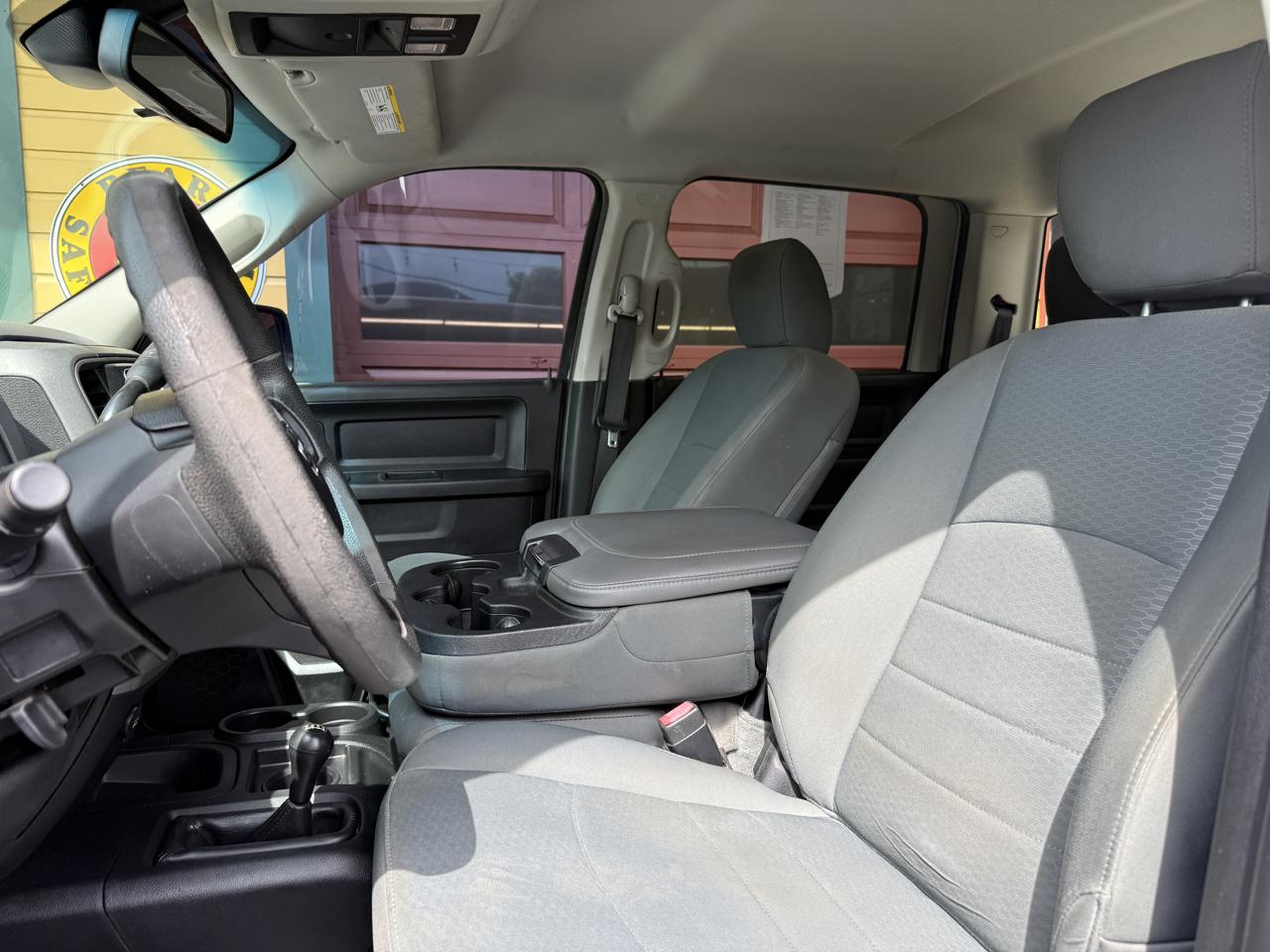 RAM 2500 Tradesman Crew Cab SWB 4WD 2016
