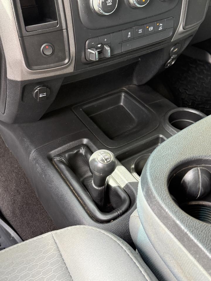 RAM 2500 Tradesman Crew Cab SWB 4WD 2016