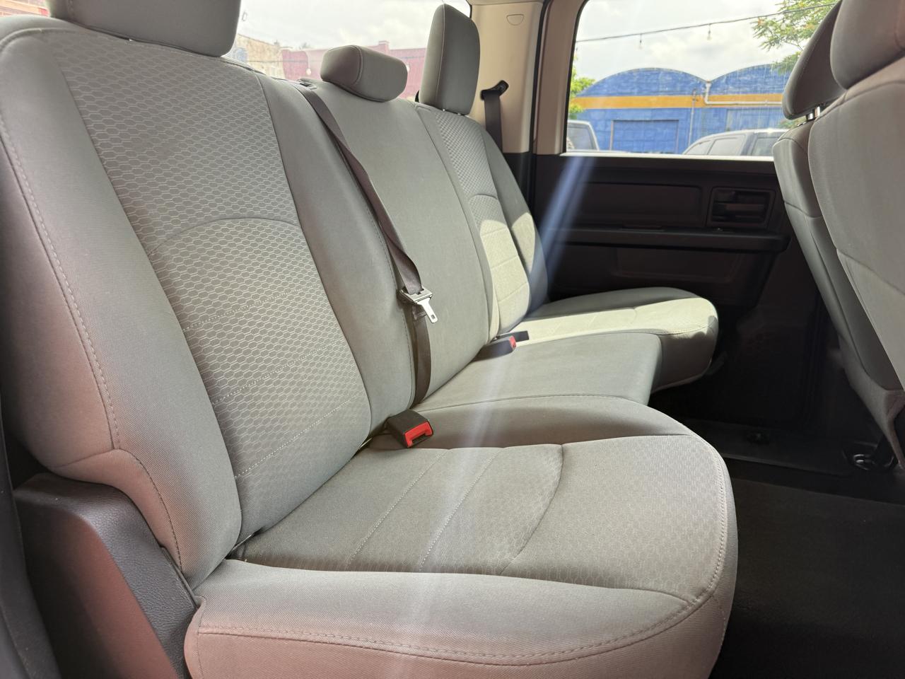 RAM 2500 Tradesman Crew Cab SWB 4WD 2016