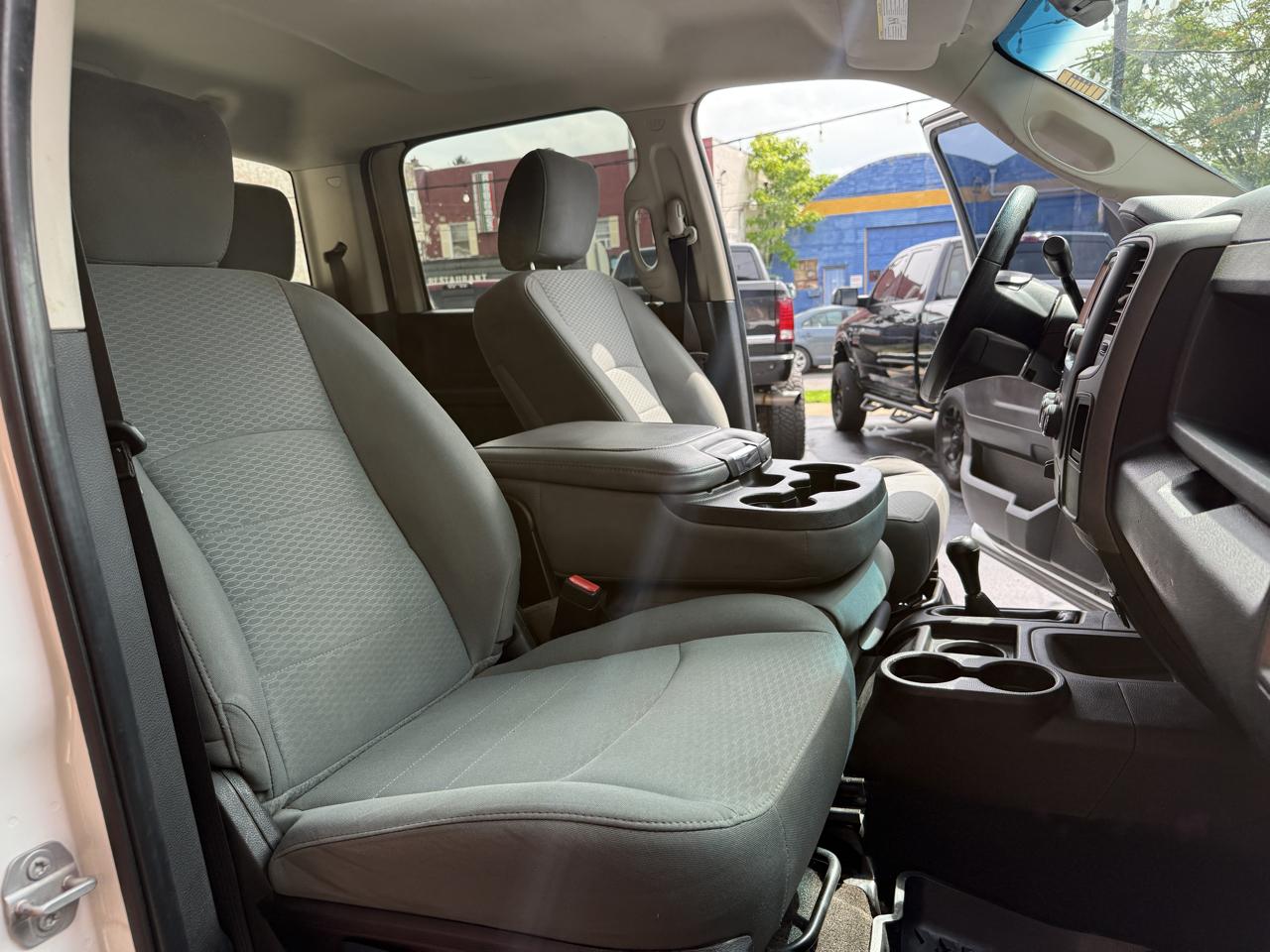 RAM 2500 Tradesman Crew Cab SWB 4WD 2016