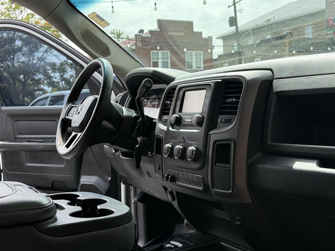 RAM 2500 Tradesman Crew Cab SWB 4WD 2016