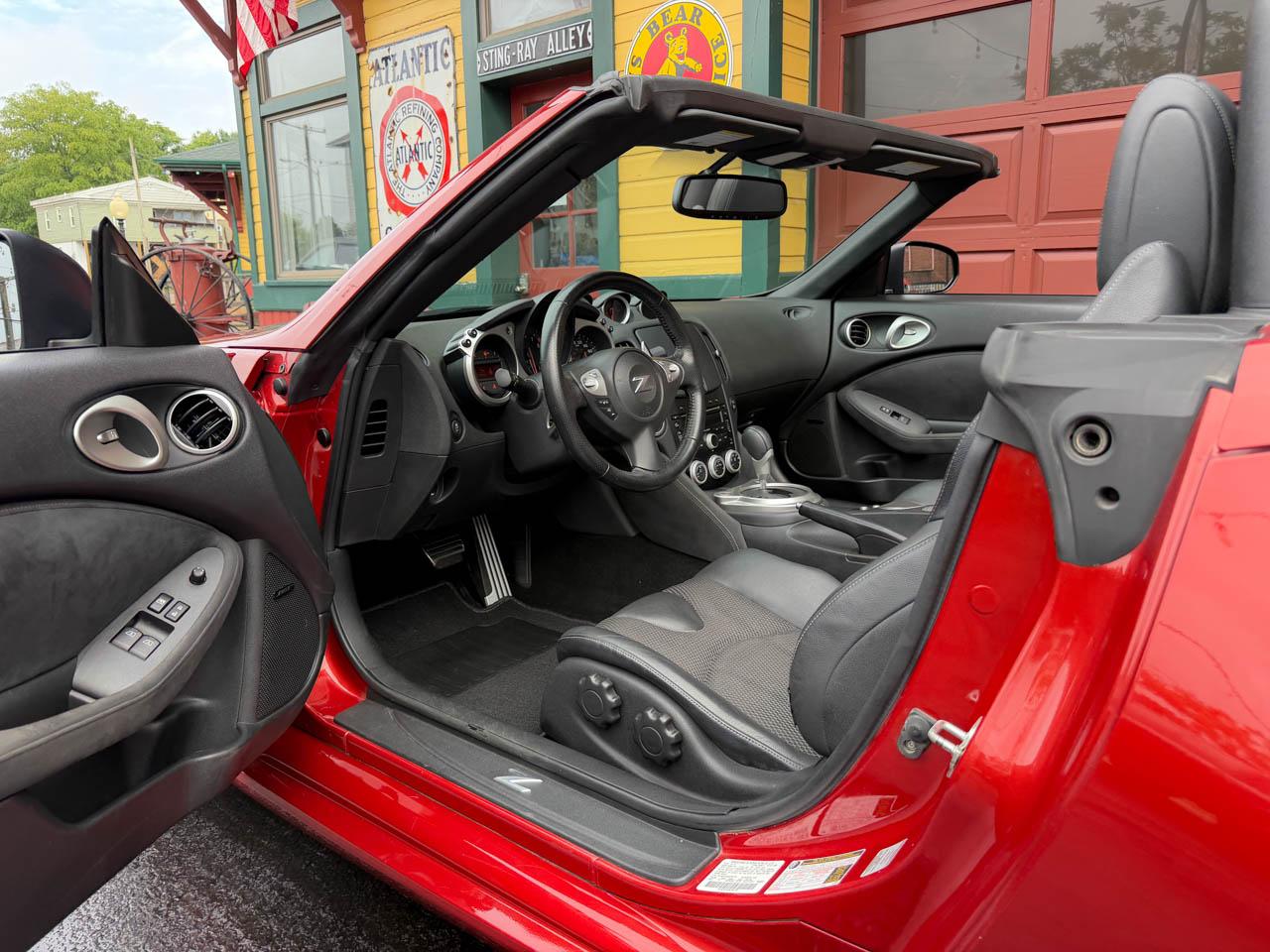 Nissan Z 370Z Touring Roadster 2013