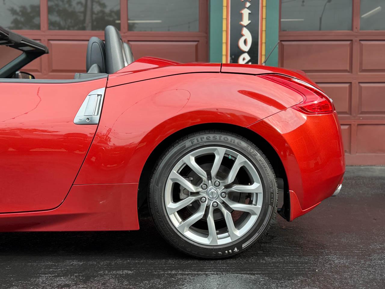 Nissan Z 370Z Touring Roadster 2013