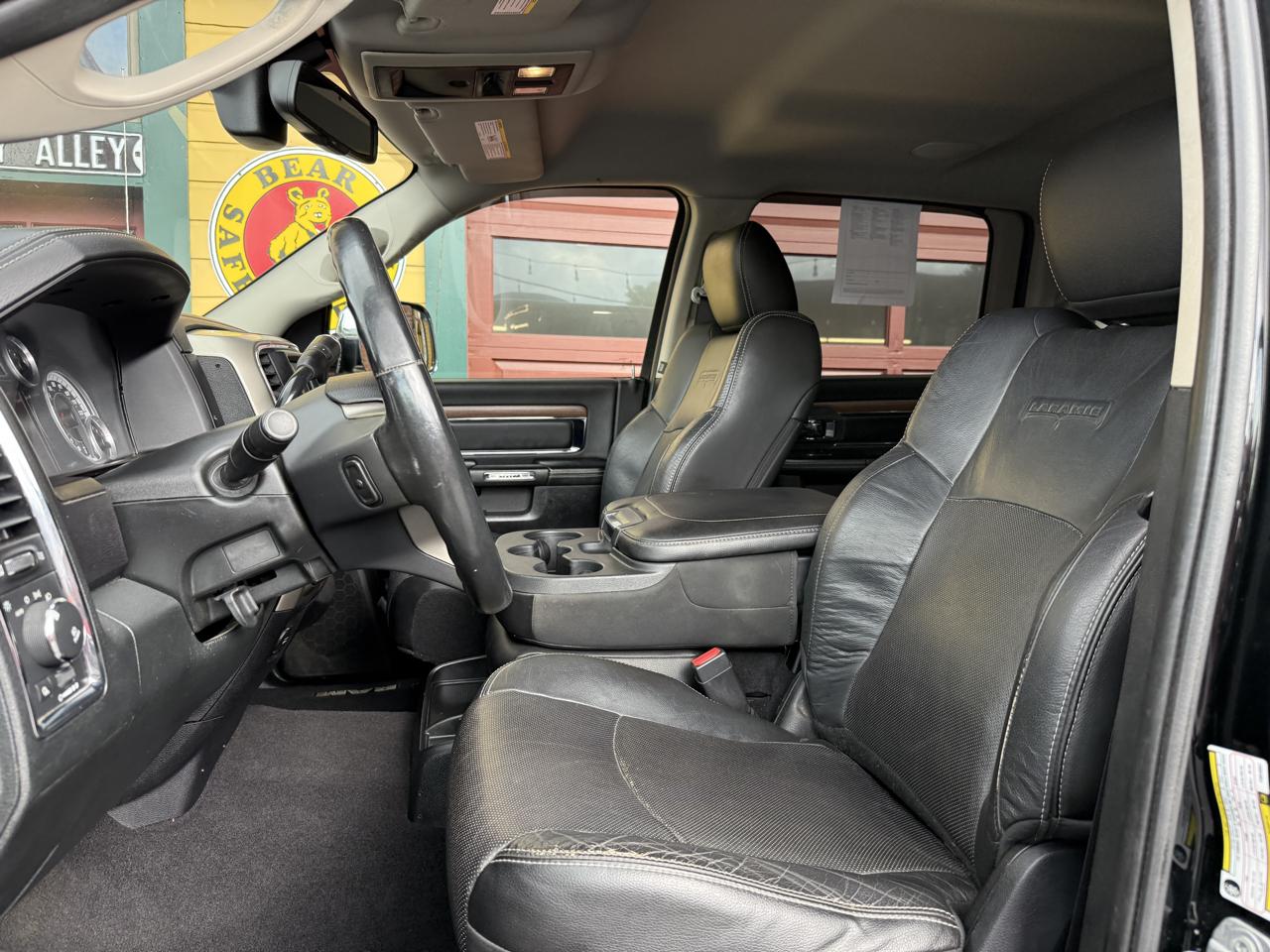 RAM 2500 Laramie Mega Cab 4WD 2015