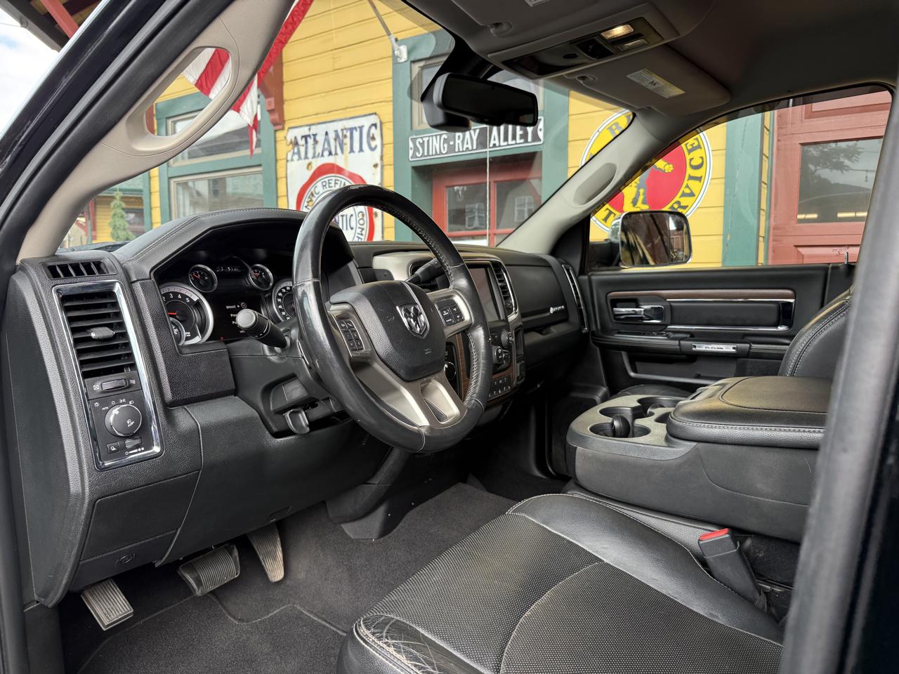 RAM 2500 Laramie Mega Cab 4WD 2015