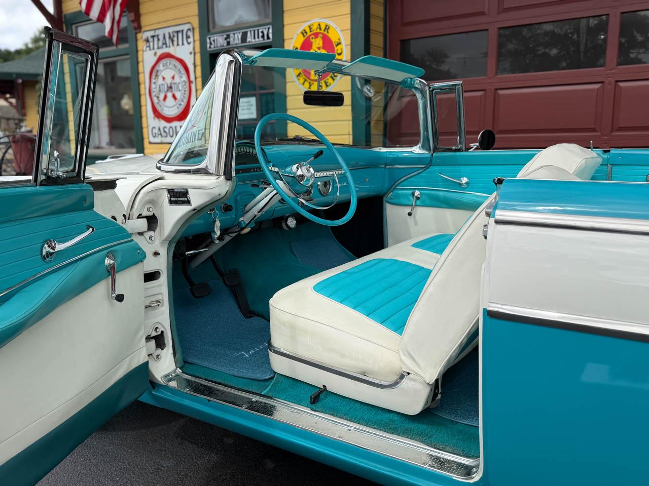 Ford Fairlane Sunliner Convertible  1955