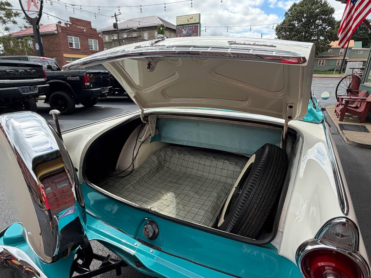 Ford Fairlane Sunliner Convertible  1955