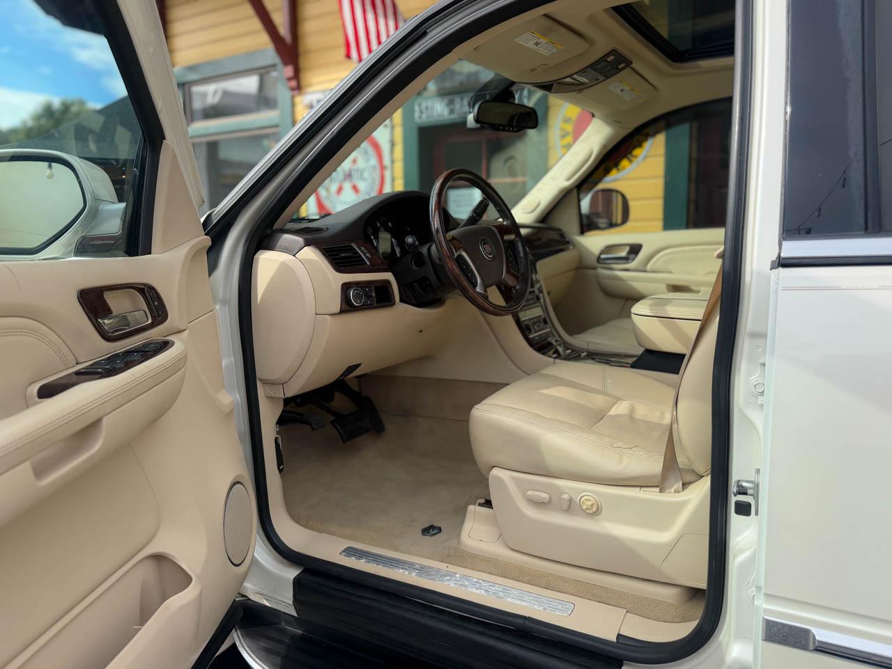 Cadillac Escalade 2WD 2008