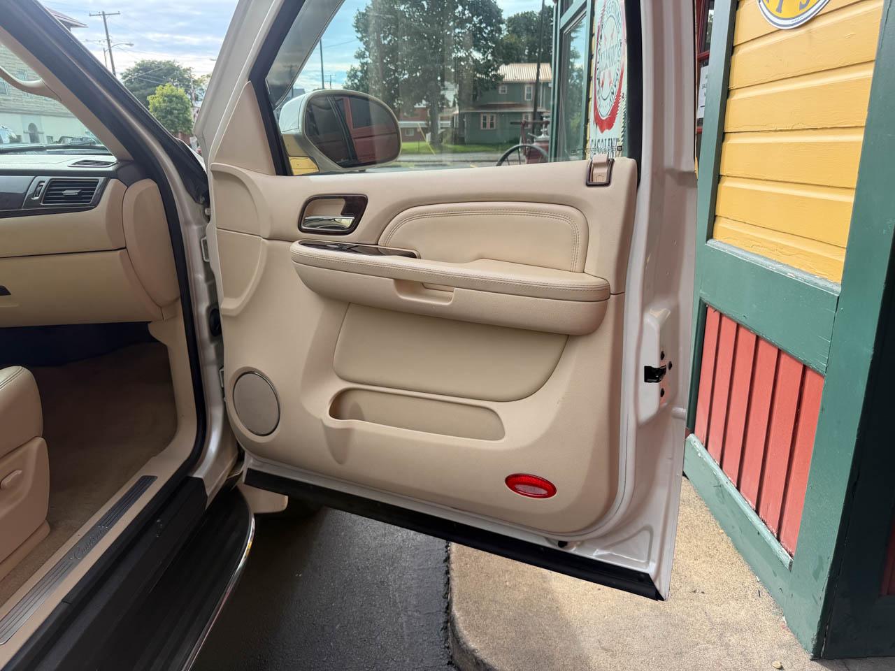Cadillac Escalade 2WD 2008