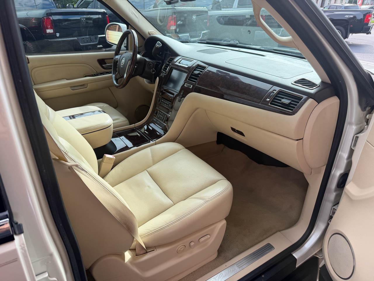 Cadillac Escalade 2WD 2008
