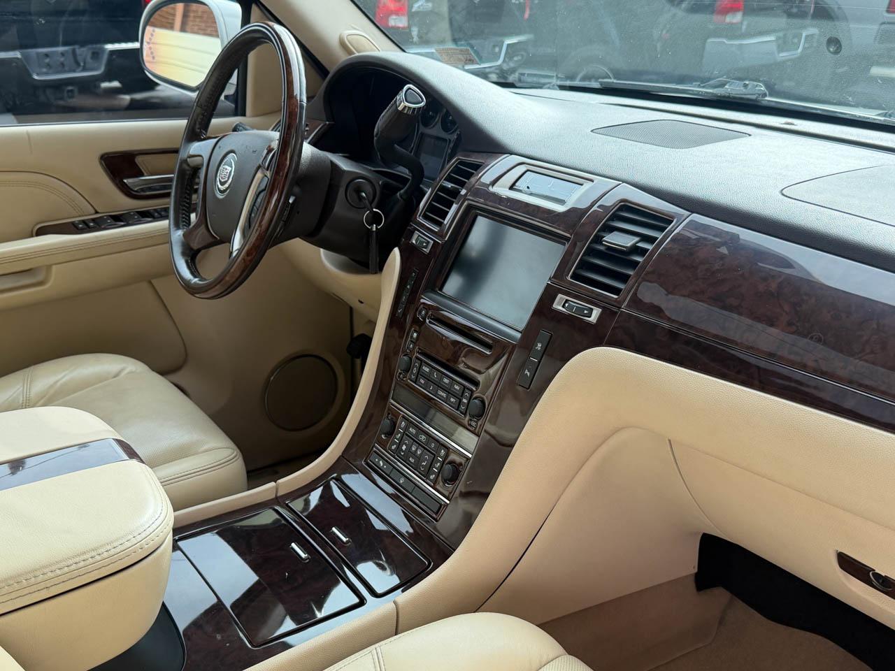 Cadillac Escalade 2WD 2008