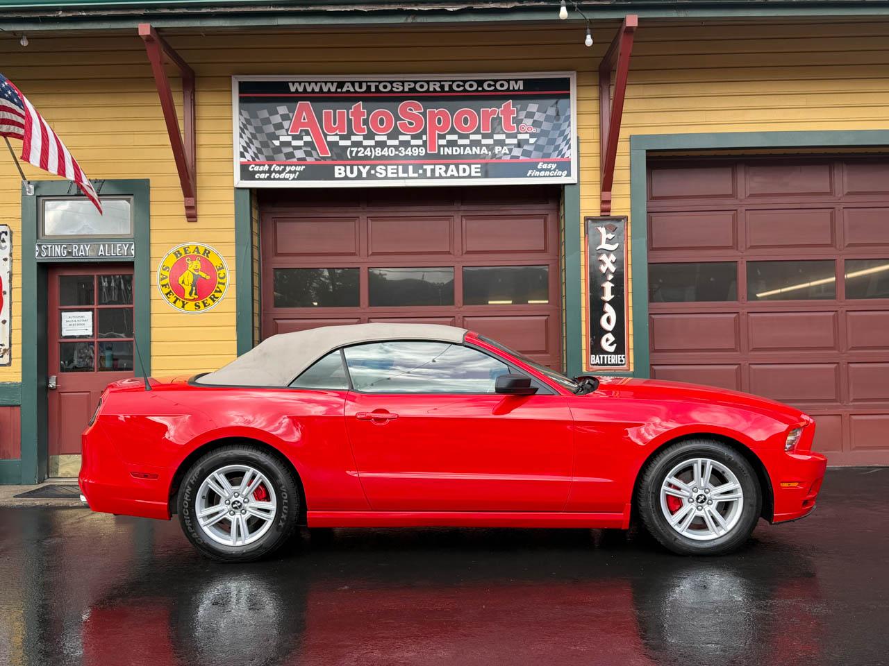 Ford Mustang V6 Convertible 2013